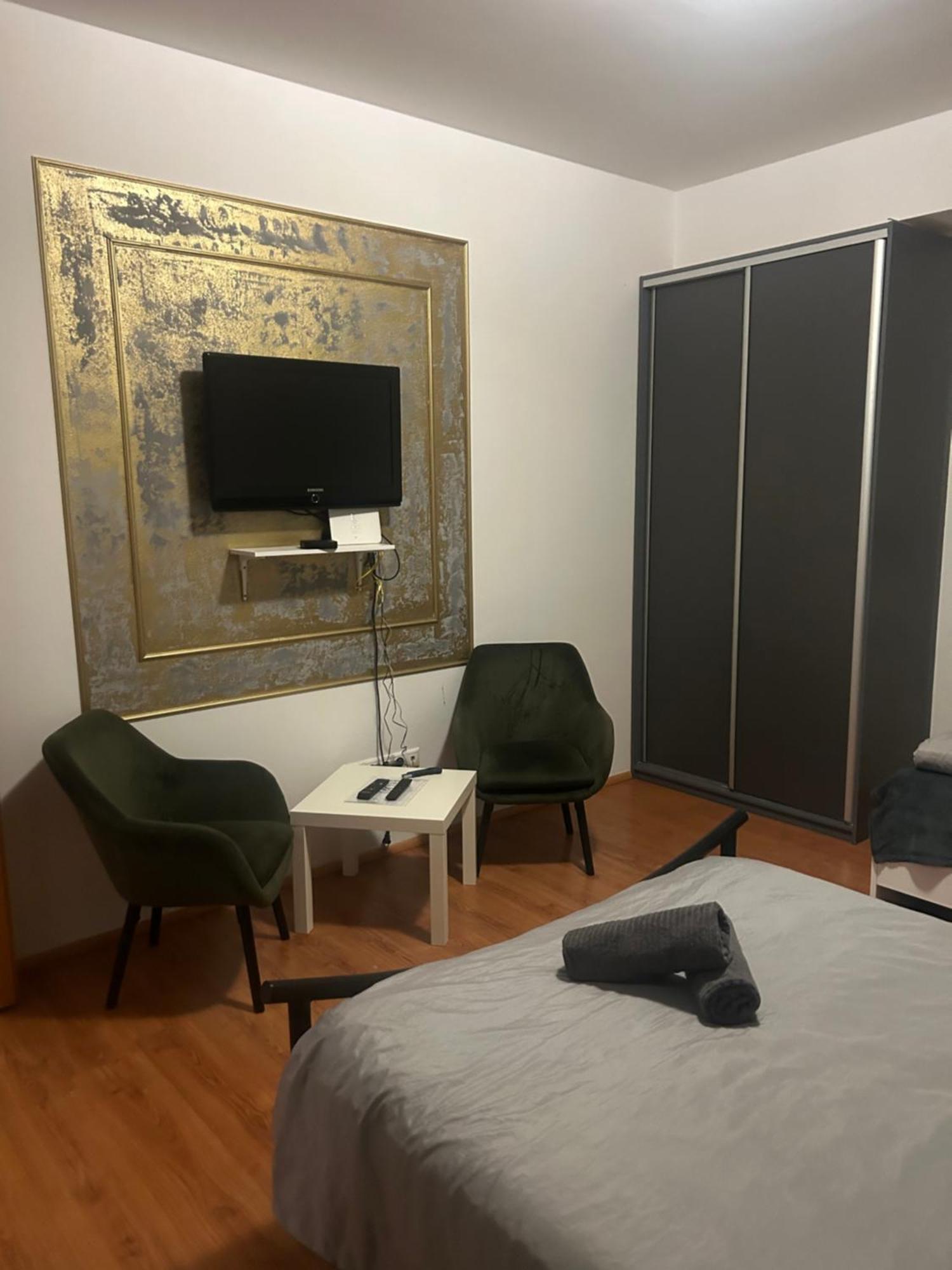 Plaza De Luxe Apartment Bratislava Exterior photo